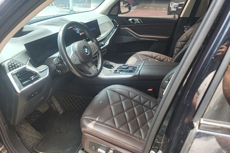 Used BMW X5 2023 xDrive 30Li Luxury M Sport Night Edition Package Left Front Seat