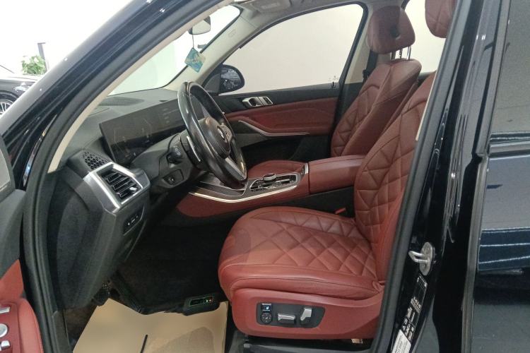 Used BMW X5 2023 xDrive 30Li Luxury M Sport Night Edition Package Left Front Seat