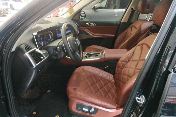Used BMW X5 2023 xDrive 30Li Luxury M Sport Night Edition Package Left Front Seat