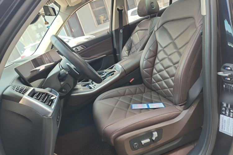 Used BMW X5 2023 xDrive 30Li Luxury M Sport Night Edition Package Left Front Seat