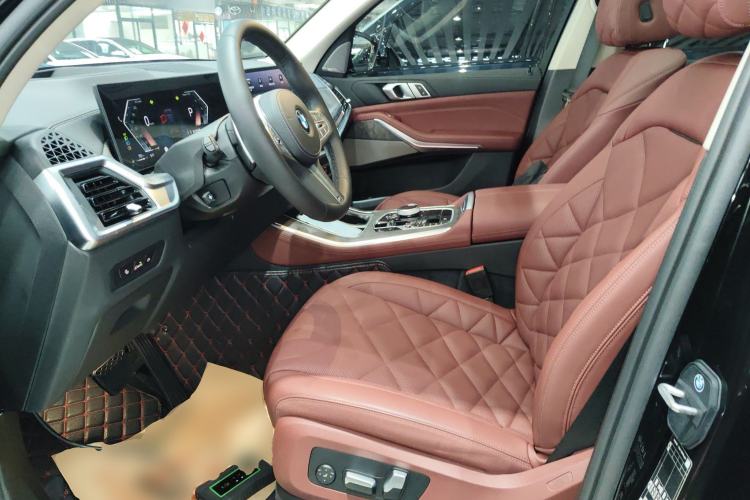 Used BMW X5 2023 xDrive 30Li Luxury M Sport Night Edition Package Left Front Seat