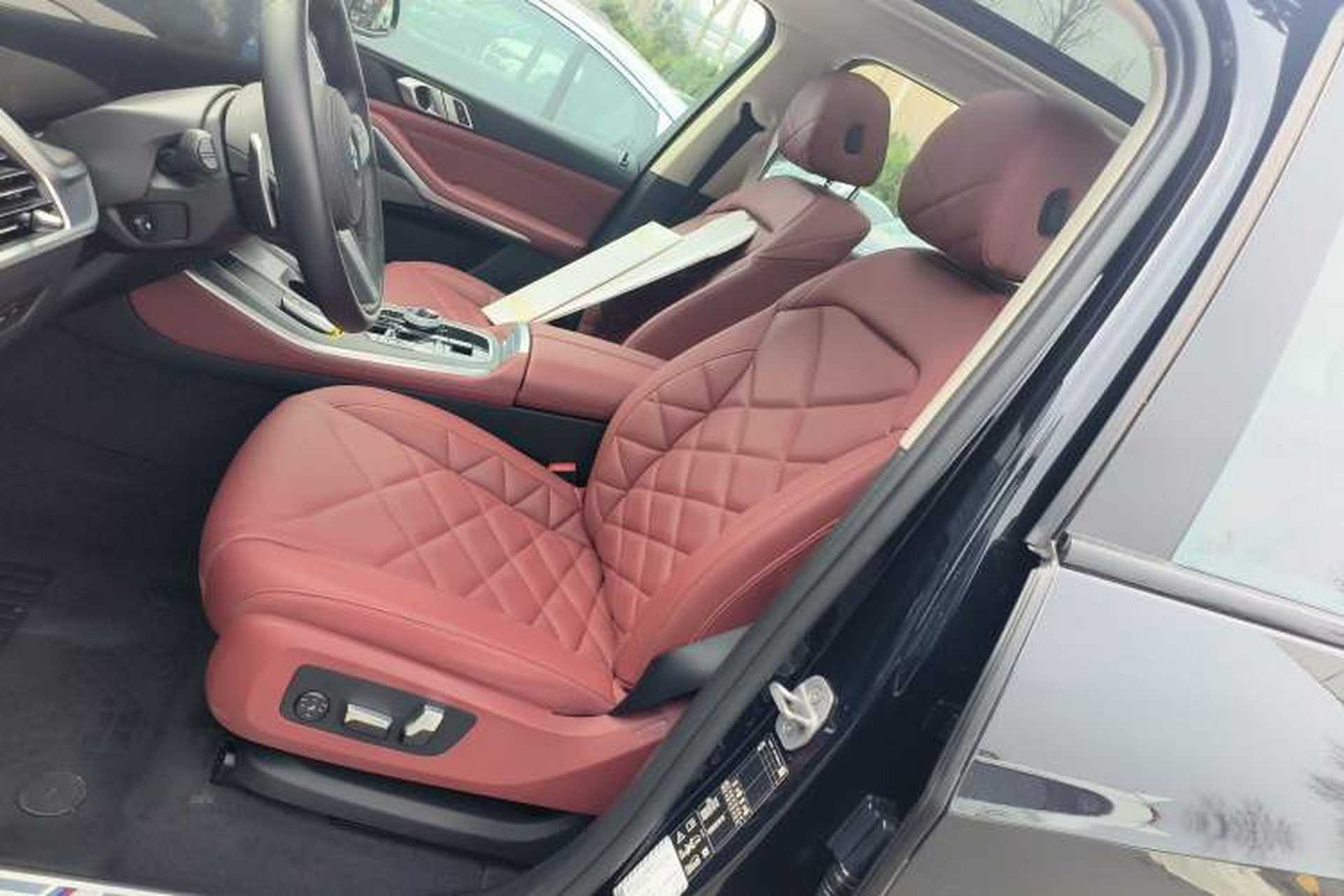 Used BMW X5 2023 xDrive 30Li Luxury M Sport Night Edition Package Left Front Seat