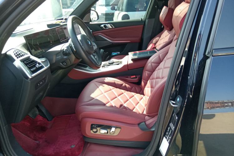 Used BMW X5 2023 xDrive 40Li M Sport Night Edition Package Left Front Seat