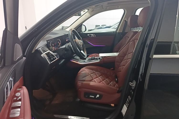 Used BMW X5 2023 xDrive 30Li Luxury M Sport Package Left Front Seat
