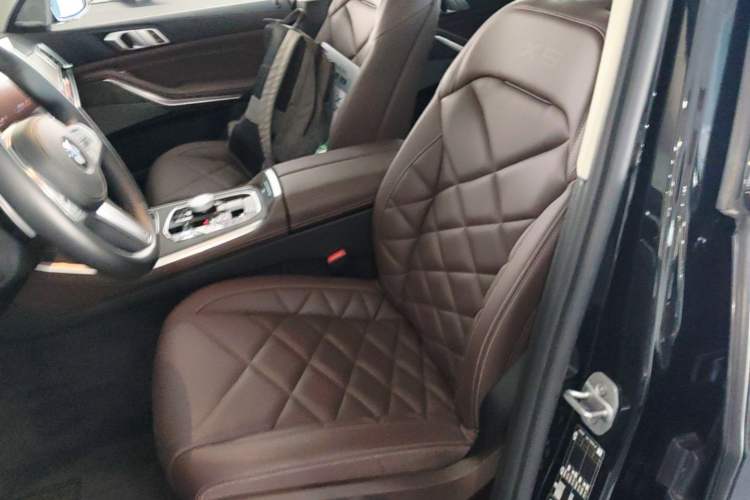 Used BMW X5 2023 xDrive 30Li Luxury M Sport Night Edition Package Left Front Seat