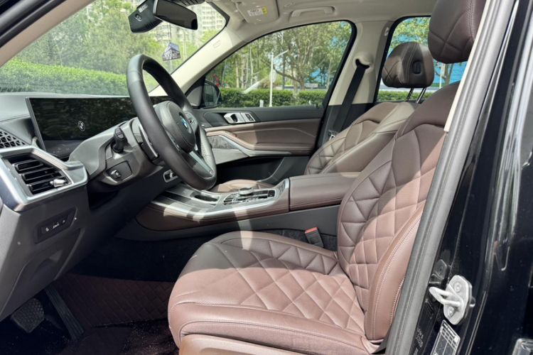 Used BMW X5 2023 xDrive 30Li Luxury M Sport Package Left Front Seat