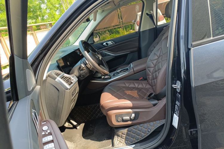Used BMW X5 2023 xDrive 30Li Luxury M Sport Night Edition Package Left Front Seat