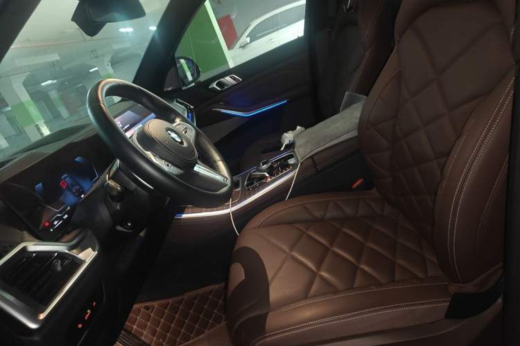 Used BMW X5 2023 xDrive 40Li M Sport Night Edition Package Left Front Seat