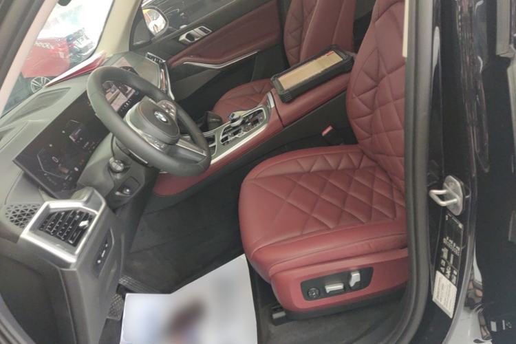Used BMW X5 2023 xDrive 30Li Luxury M Sport Night Edition Package Left Front Seat
