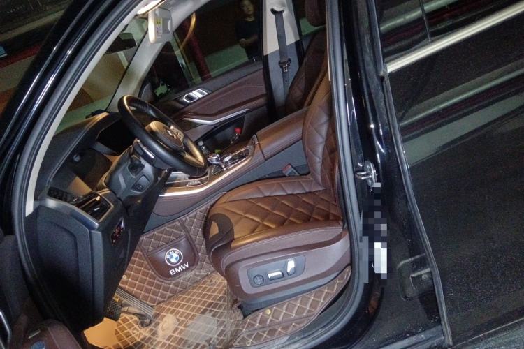 Used BMW X5 2023 xDrive 30Li M Sport Package Left Front Seat