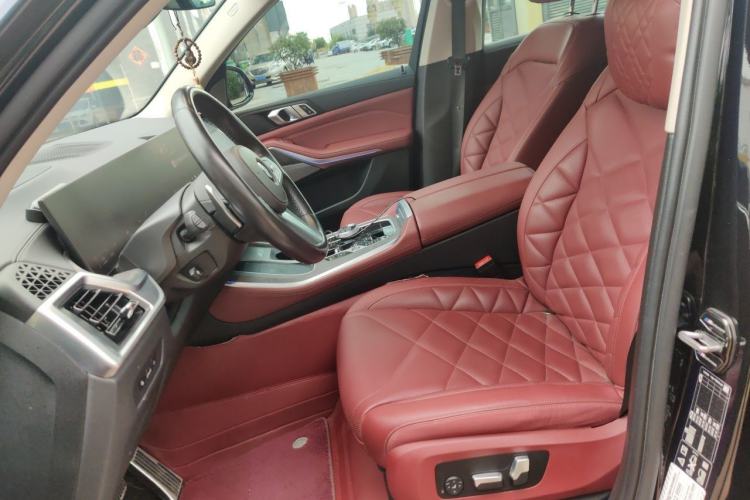 Used BMW X5 2023 xDrive 30Li Luxury M Sport Night Edition Package Left Front Seat