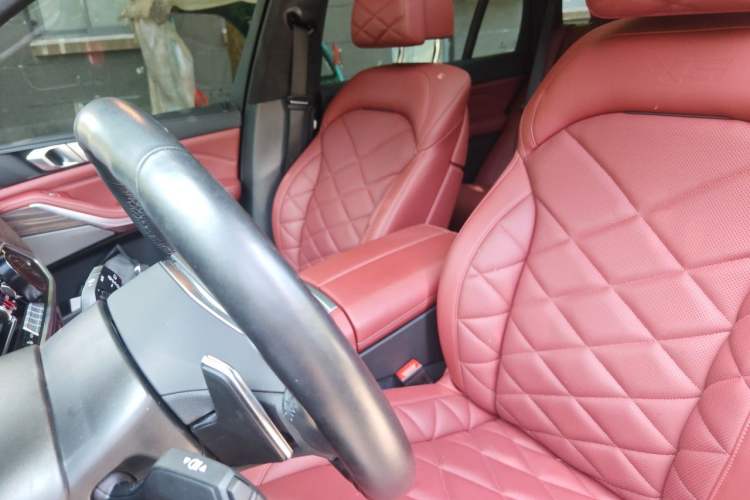 Used BMW X5 2023 xDrive 40Li Luxury Edition M Sport Night Vision Package Left Front Seat