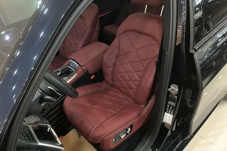 Used BMW X5 2023 xDrive 40Li M Sport Night Edition Package Left Front Seat