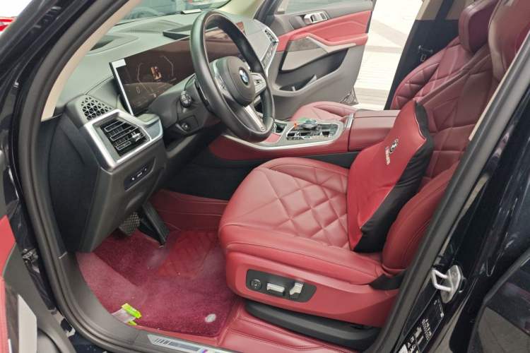Used BMW X5 2023 xDrive 30Li M Sport Package Left Front Seat