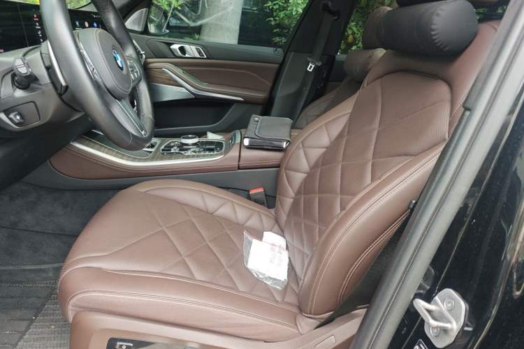 Used BMW X5 2023 xDrive 40Li M Sport Night Edition Package Left Front Seat