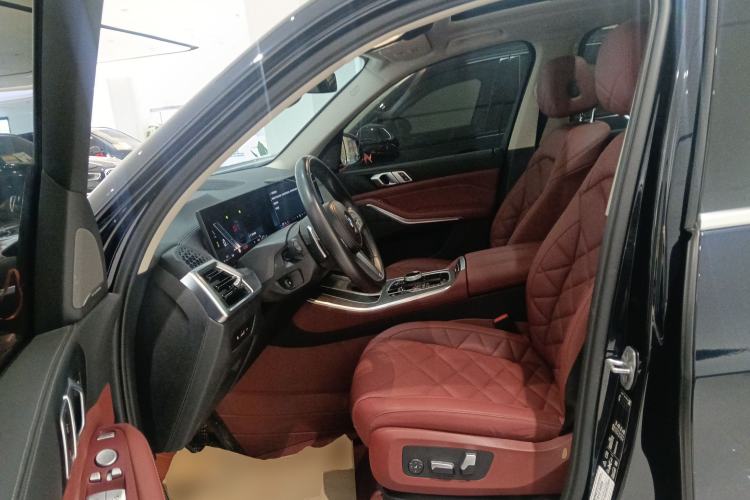 Used BMW X5 2023 xDrive 30Li M Sport Package Left Front Seat