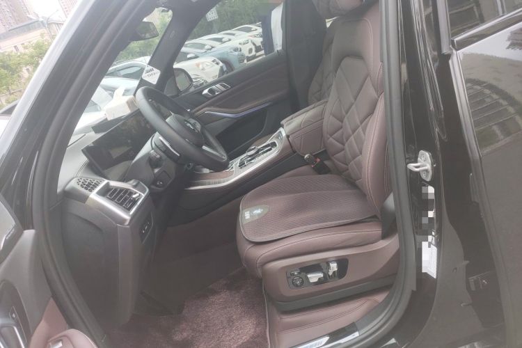 Used BMW X5 2023 xDrive 40Li M Sport Night Edition Package Left Front Seat