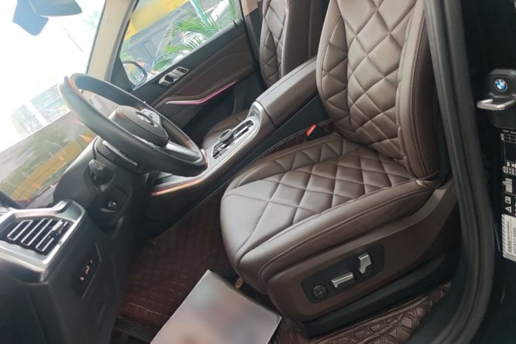 Used BMW X5 2023 xDrive 30Li M Sport Package Left Front Seat