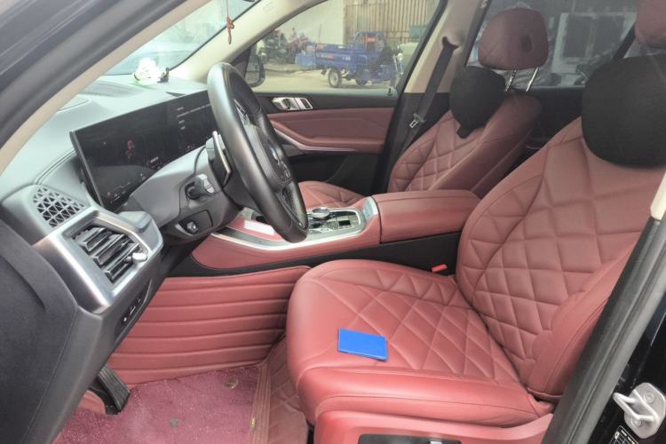 Used BMW X5 2023 xDrive 30Li M Sport Package Left Front Seat