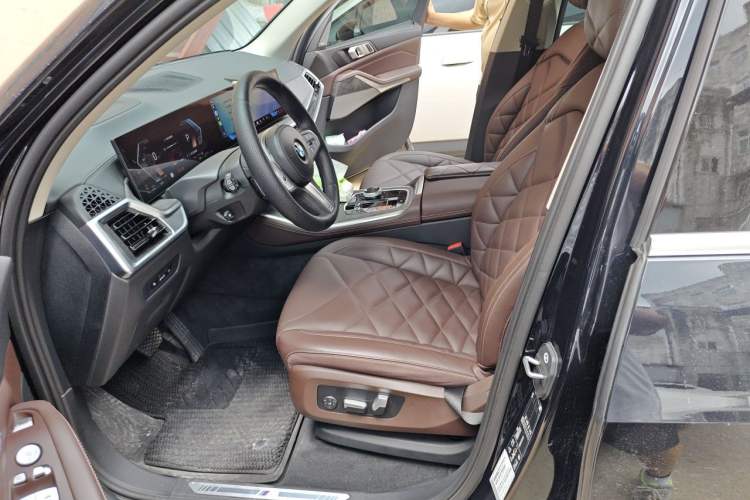 Used BMW X5 2023 xDrive 30Li Luxury M Sport Package Left Front Seat