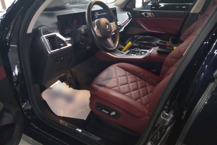 Used BMW X5 2023 xDrive 30Li Luxury M Sport Night Edition Package Left Front Seat