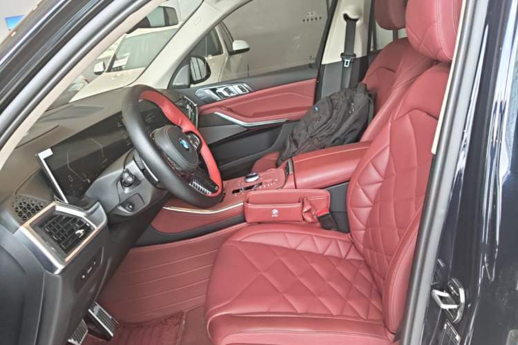 Used BMW X5 2023 xDrive 30Li Luxury M Sport Package Left Front Seat