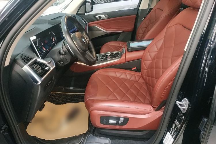 Used BMW X5 2023 xDrive 30Li Luxury M Sport Night Edition Package Left Front Seat