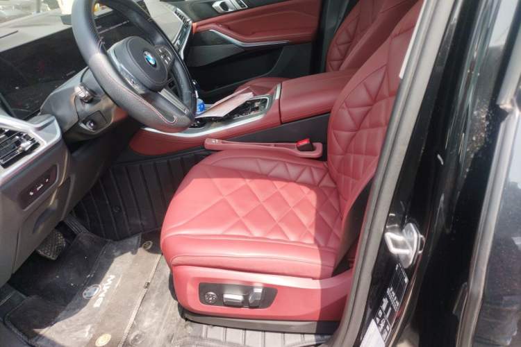Used BMW X5 2023 xDrive 30Li Luxury M Sport Night Edition Package Left Front Seat