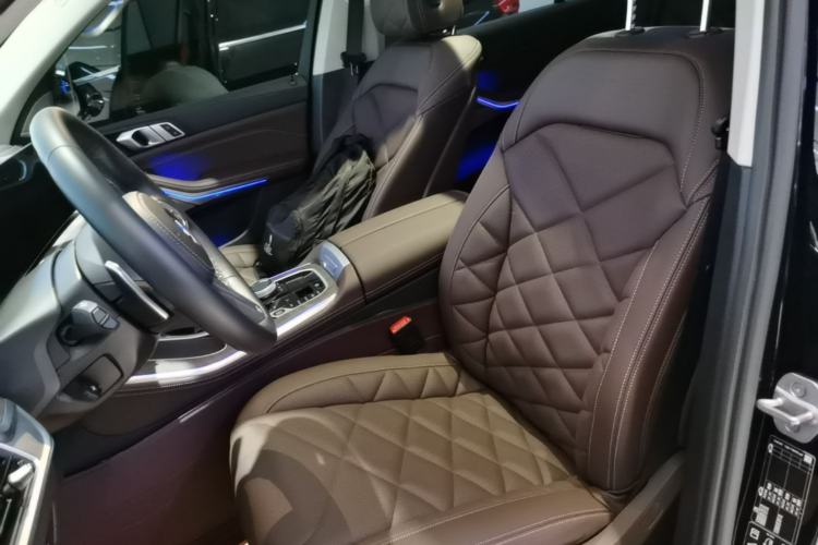 Used BMW X5 2023 xDrive 30Li Luxury M Sport Night Edition Package Left Front Seat