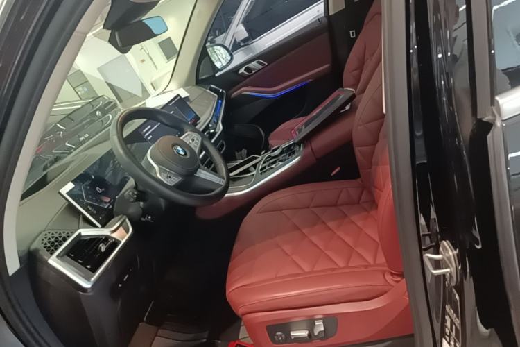 Used BMW X5 2023 xDrive 30Li Luxury M Sport Package Left Front Seat
