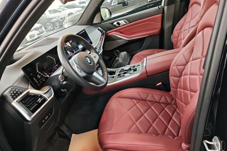 Used BMW X5 2023 xDrive 40Li M Sport Night Edition Package Left Front Seat