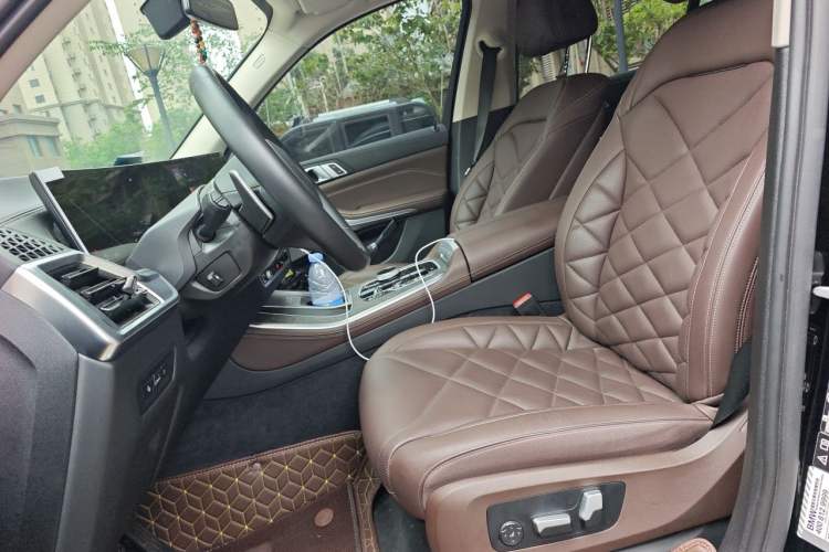 Used BMW X5 2023 xDrive 30Li Luxury M Sport Package Left Front Seat