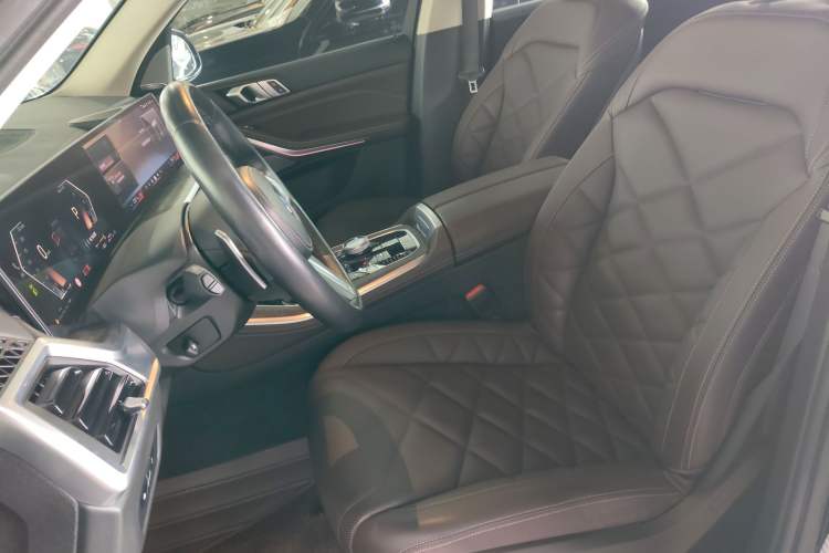 Used BMW X5 2023 xDrive 30Li Luxury M Sport Package Left Front Seat
