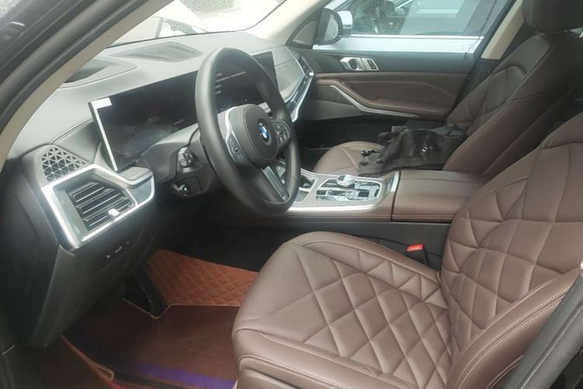 Used BMW X5 2023 xDrive 30Li Luxury M Sport Package Left Front Seat