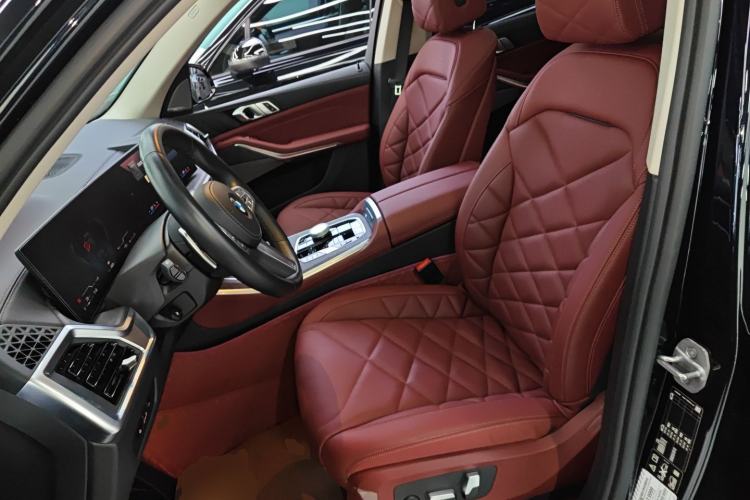 Used BMW X5 2023 xDrive 30Li Luxury M Sport Night Edition Package Left Front Seat