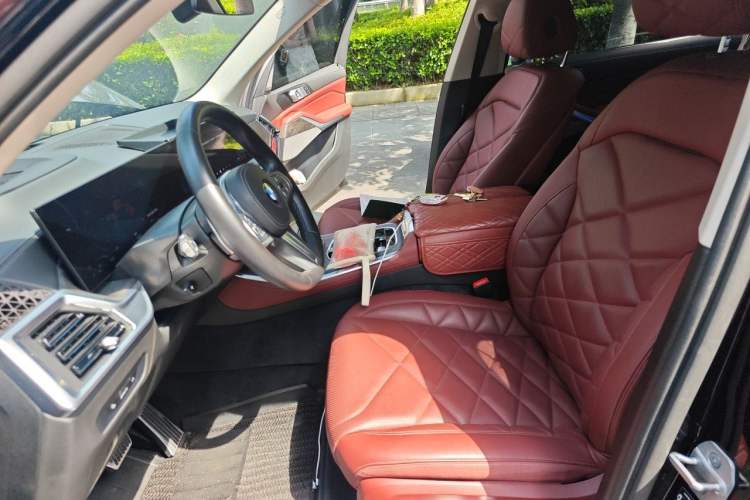 Used BMW X5 2023 xDrive 30Li Luxury M Sport Night Edition Package Left Front Seat