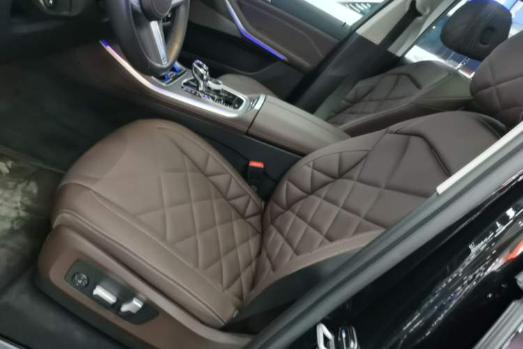Used BMW X5 2023 xDrive 30Li Luxury M Sport Night Edition Package Left Front Seat
