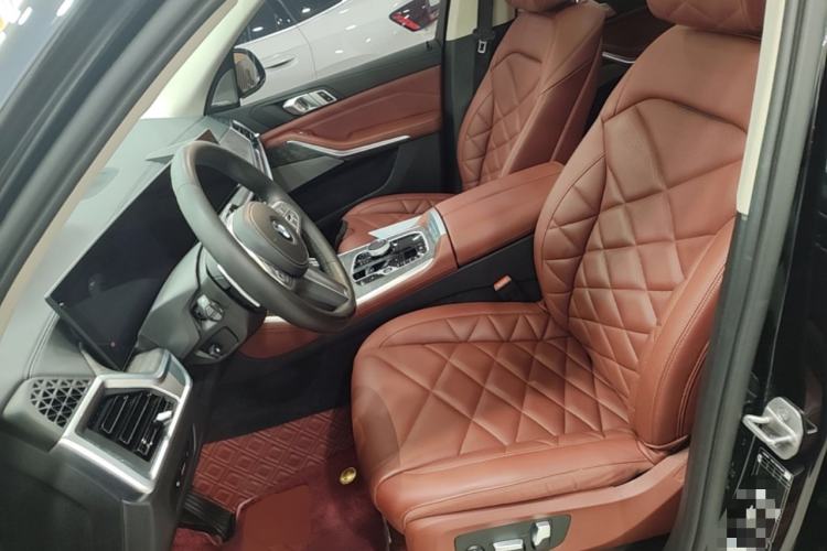 Used BMW X5 2023 xDrive 30Li Luxury M Sport Night Edition Package Left Front Seat