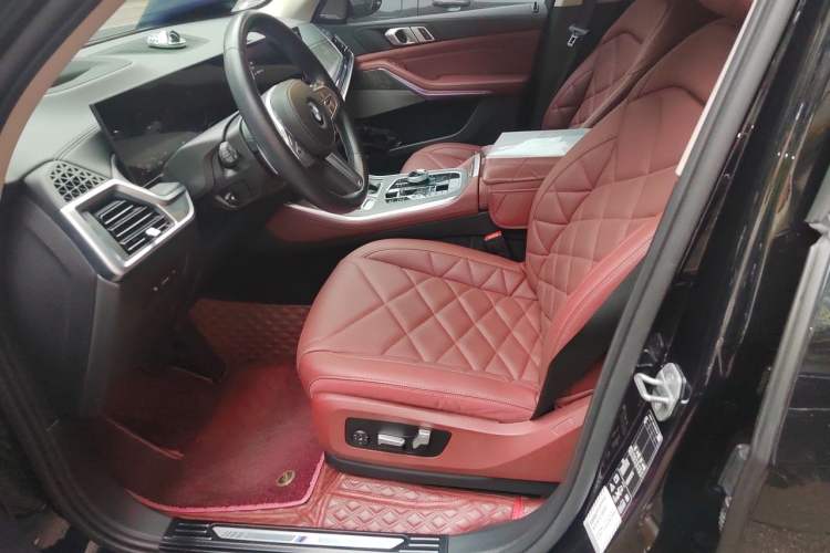 Used BMW X5 2023 xDrive 30Li Luxury M Sport Night Edition Package Left Front Seat