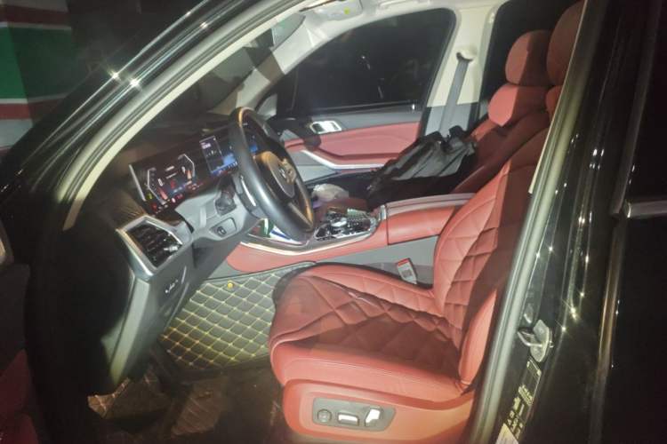 Used BMW X5 2023 xDrive 30Li Luxury M Sport Package Left Front Seat