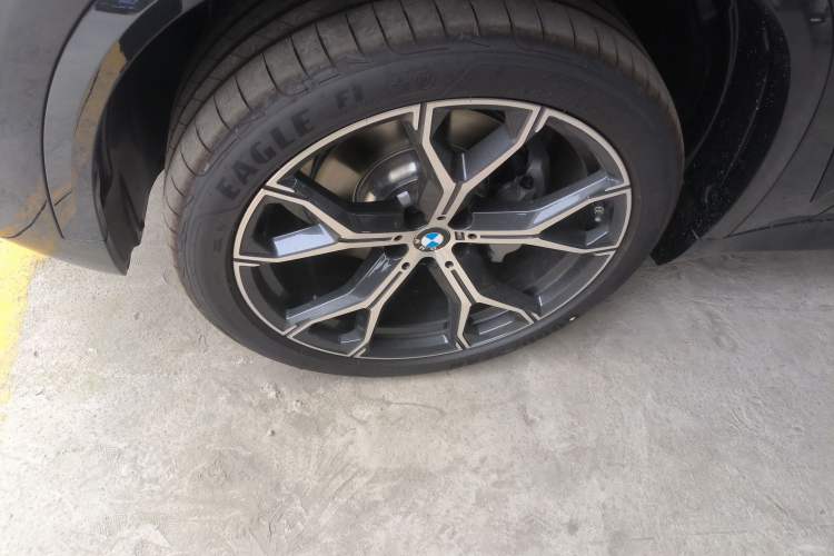 Used BMW X5 2023 xDrive 30Li Luxury M Sport Night Edition Package Left Front Wheel Hub