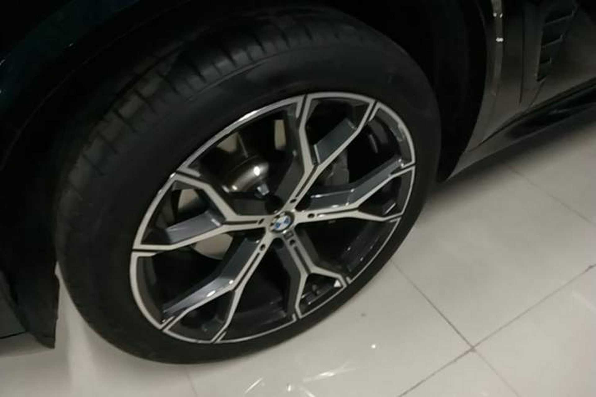 Used BMW X5 2023 xDrive 30Li Luxury M Sport Night Edition Package Left Front Wheel Hub
