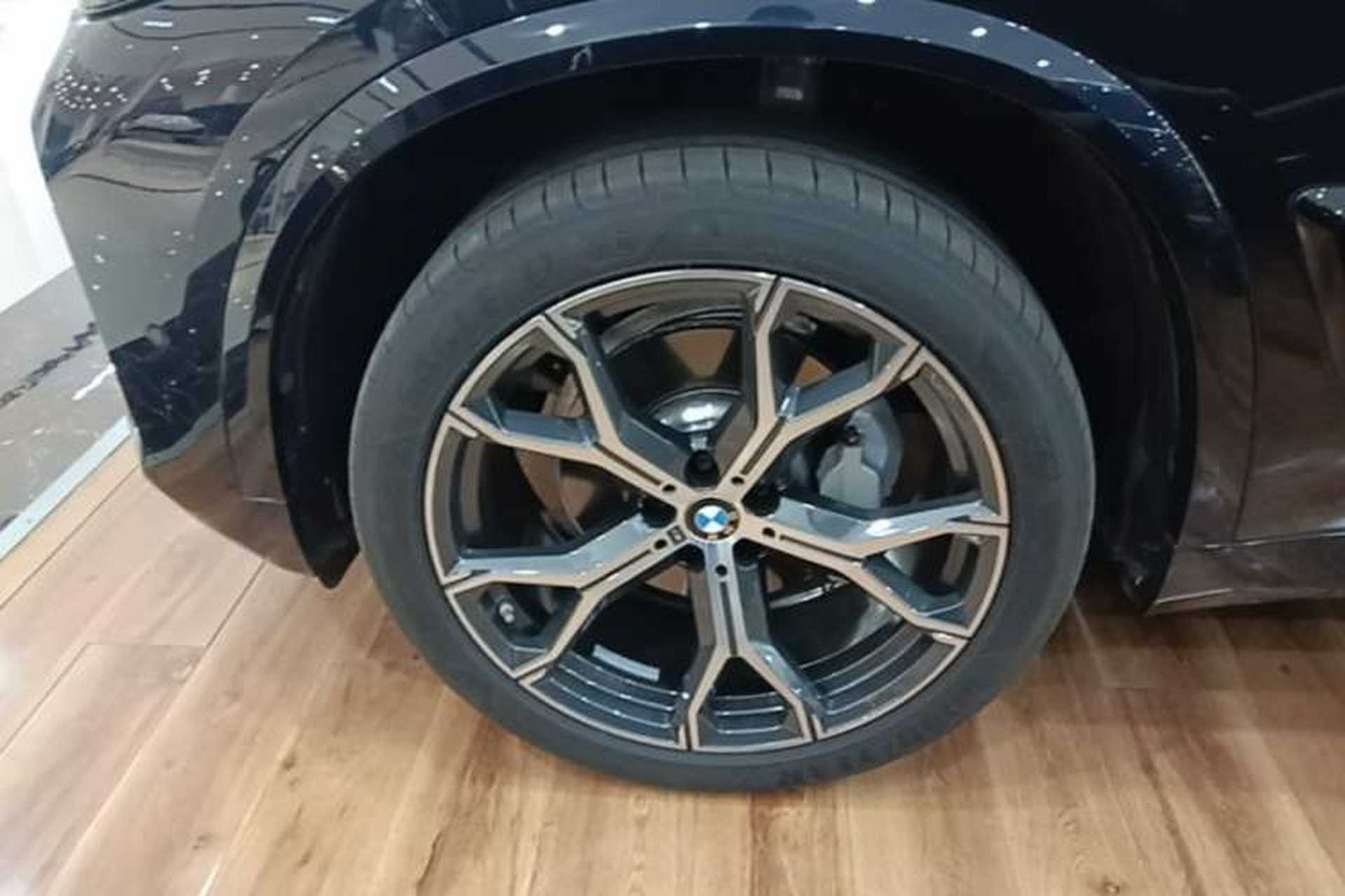 Used BMW X5 2023 xDrive 30Li Luxury M Sport Night Edition Package Left Front Wheel Hub