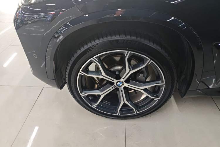 Used BMW X5 2023 xDrive 30Li Luxury M Sport Night Edition Package Left Front Wheel Hub