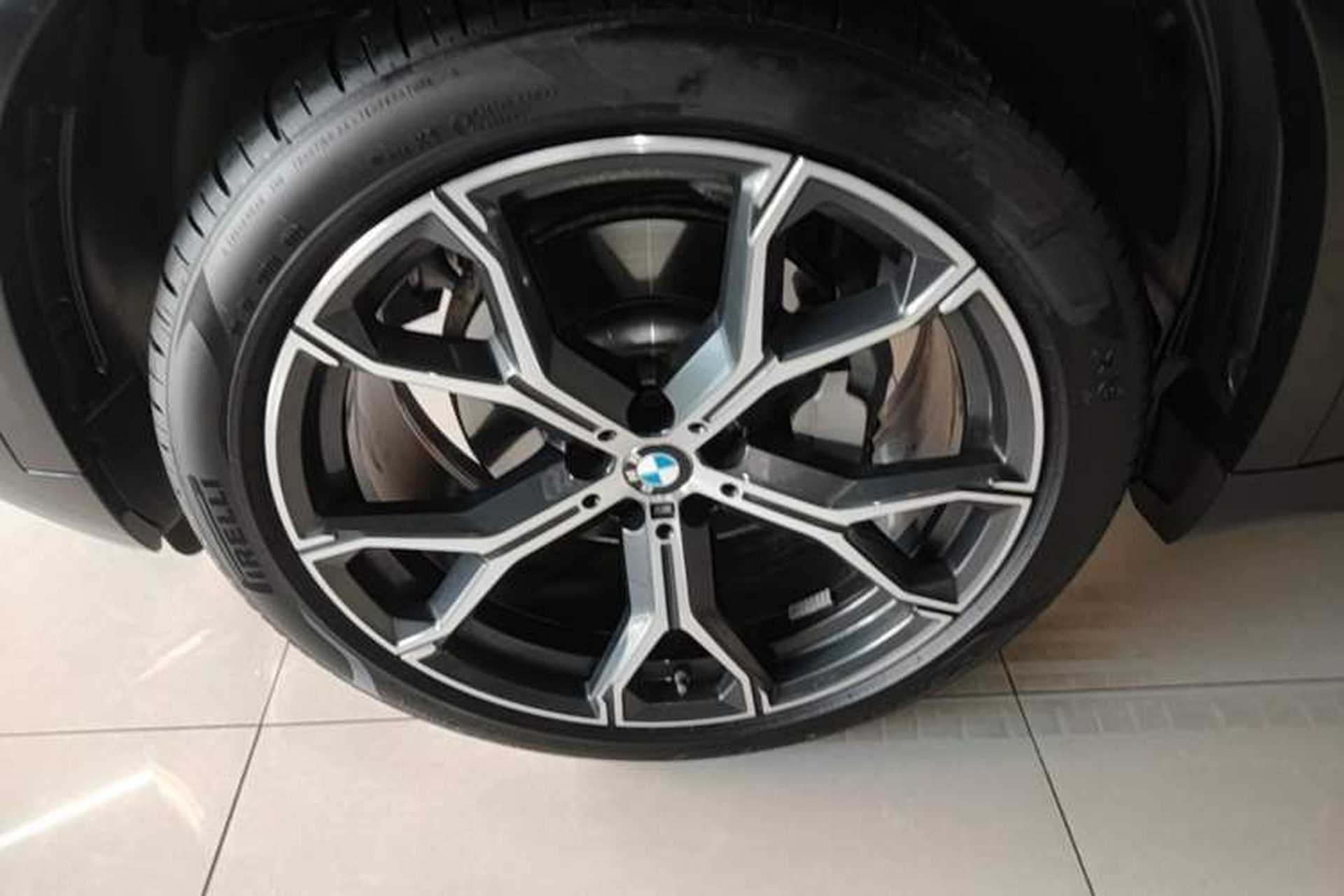 Used BMW X5 2023 xDrive 30Li Luxury M Sport Night Edition Package Left Front Wheel Hub