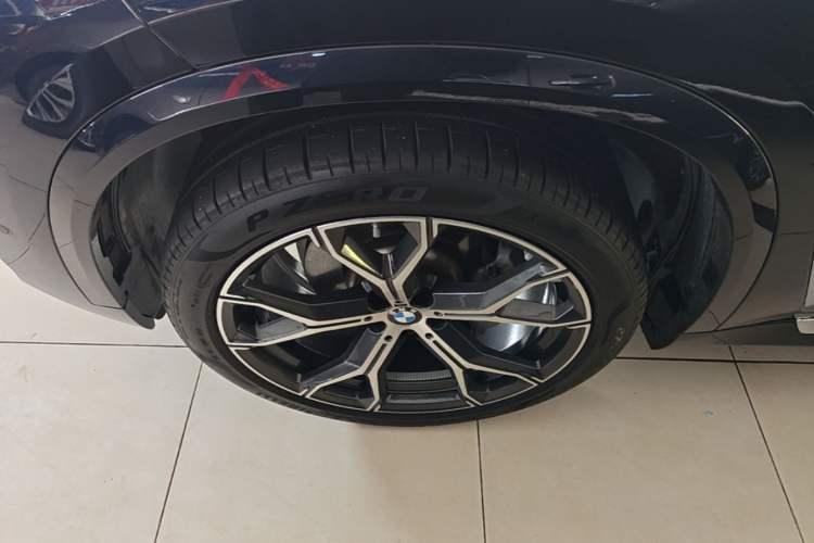 Used BMW X5 2023 xDrive 30Li Luxury M Sport Package Left Front Wheel Hub