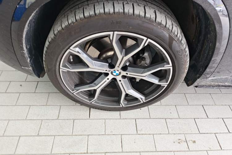 Used BMW X5 2023 xDrive 30Li Luxury M Sport Night Edition Package Left Front Wheel Hub
