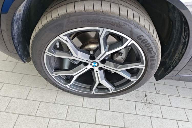 Used BMW X5 2023 xDrive 30Li Luxury M Sport Night Edition Package Left Front Wheel Hub