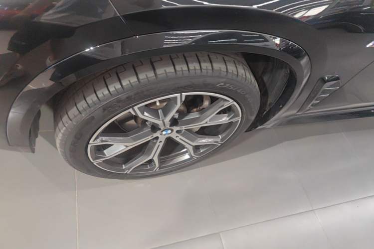 Used BMW X5 2023 xDrive 30Li Luxury M Sport Night Edition Package Left Front Wheel Hub