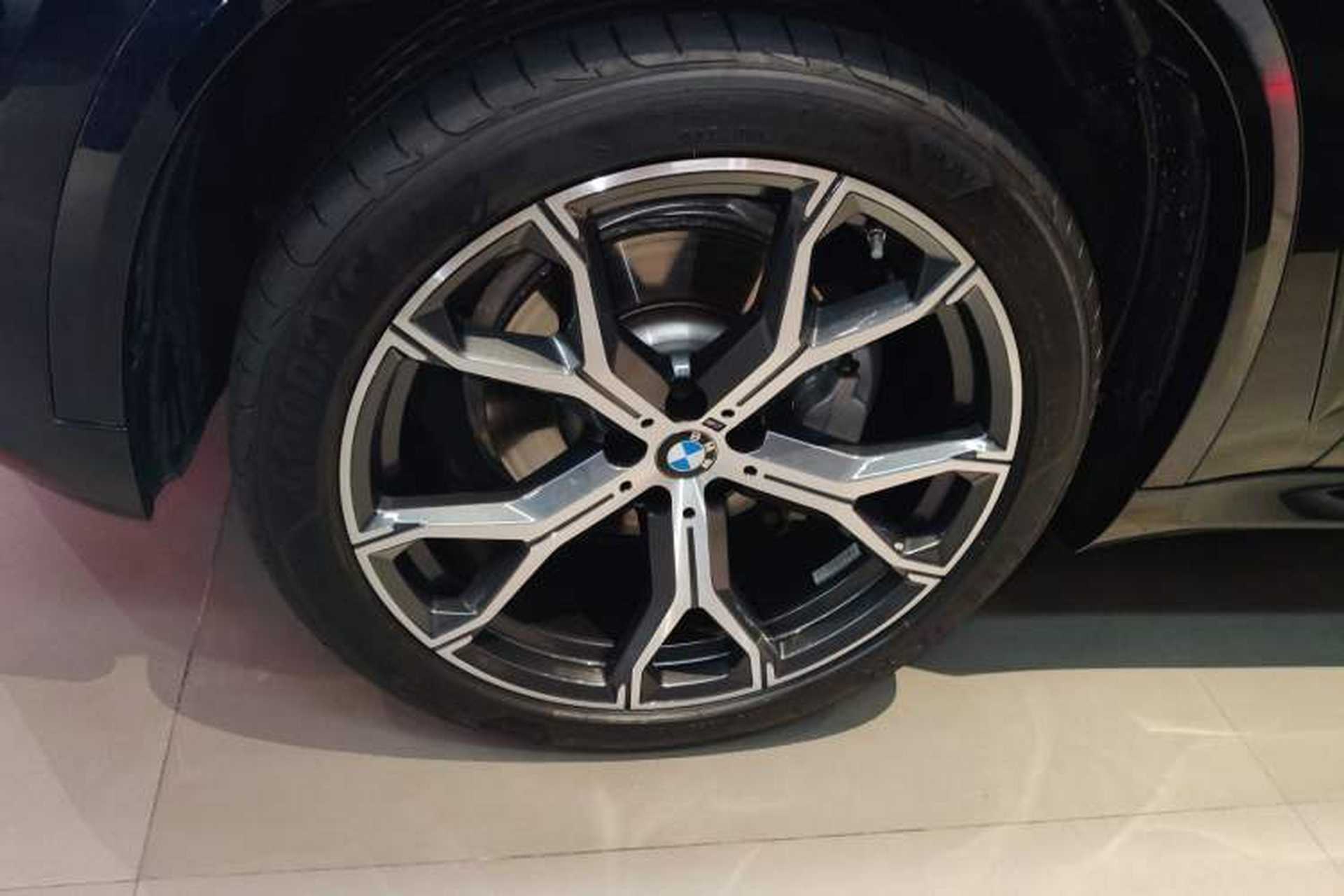 Used BMW X5 2023 xDrive 30Li Luxury M Sport Night Edition Package Left Front Wheel Hub